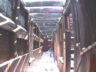 hallwaysouth.jpg (13119 bytes)