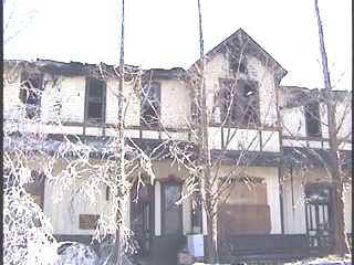 stationfireside.jpg (13050 bytes)