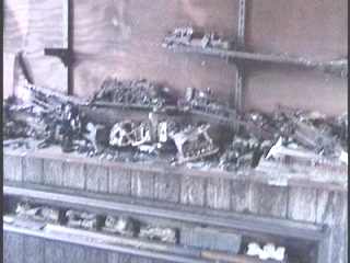 traincase.jpg (10005 bytes)